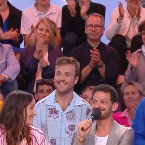 Anne-Elisabeth Lemoine chahutée par un invité dans "C à vous", le 23 mai 2024, Bertrand Chameroy la défend