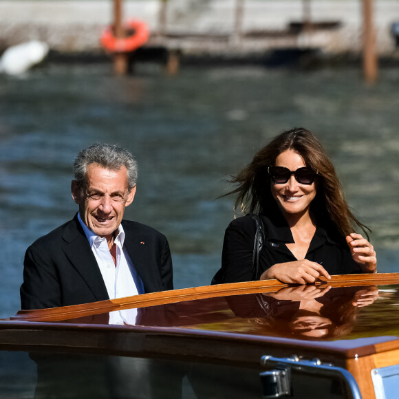 Nicolas Sarkozy et sa femme Carla Bruni arrivent au Lido lors du 80ème édition du festival international du film de Venise, la Mostra, à Venise, Italie, le 2 septembre 2023. © SGP/Bestimage 