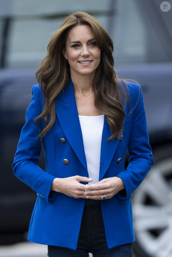 El Príncipe William, Príncipe de Gales, y Catherine (Kate) Middleton, Princesa de Gales, en el Centro Deportivo Nacional de la Abadía de Bisham en Marlow, en el Día Mundial de la Salud Mental, el 12 de octubre de 2023.