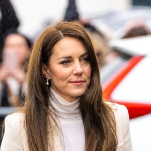 Le prince William, prince de Galles, et Catherine (Kate) Middleton, princesse de Galles, arrivent au centre de loisirs et de remise en forme Aberavon à Port Talbot, pour rencontrer les communautés locales et découvrir comment le sport et l'exercice peuvent favoriser la santé mentale et le bien-être. Le 28 février 2023. Sur place, ils ont participé à un cours de spinning. 