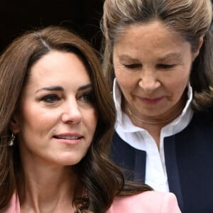 Catherine (Kate) Middleton, princesse de Galles, à la sortie de sa visite au Foundling Museum de Londres, Royaume Uni, le 25 mai 2023, pour rencontrer des sortants de soins qui sont soutenus par le musée, et avec des parents adoptifs et des aidants pour discuter de l'impact permanent que des relations positives et de soutien peuvent avoir pour les enfants et les jeunes personnes. 