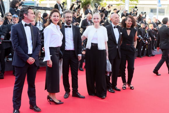 Guest, Pierre-Antoine Capton, Pdg de Mediawan, Delphine Ernotte, guest - Montée des marches pour la cérémonie de clôture du 77ème Festival International du Film de Cannes au Palais des Festivals à Cannes. Le 25 mai 2024 © Christophe Clovis / Bestimage 