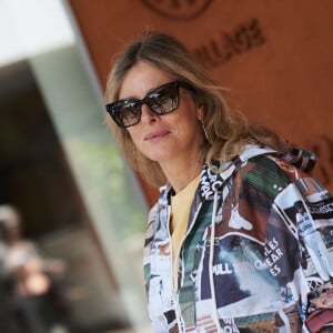 Karin Viard au village lors des Internationaux de France de tennis de Roland Garros 2024, à Paris, France, le 26 mai 2024. © Jacovides-Moreau/Bestimage