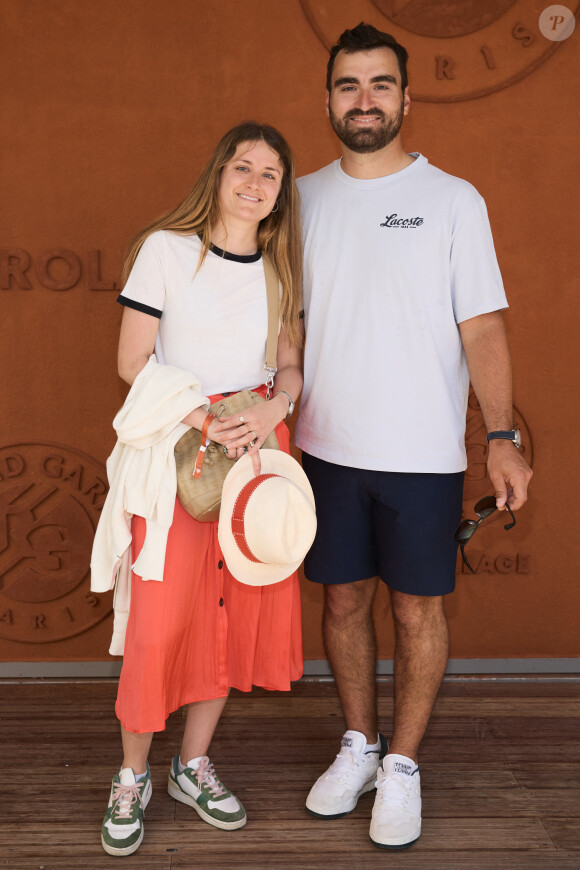 Guest au village lors des Internationaux de France de tennis de Roland Garros 2024, à Paris, le 26 mai 2024. © Jacovides-Moreau/Bestimage