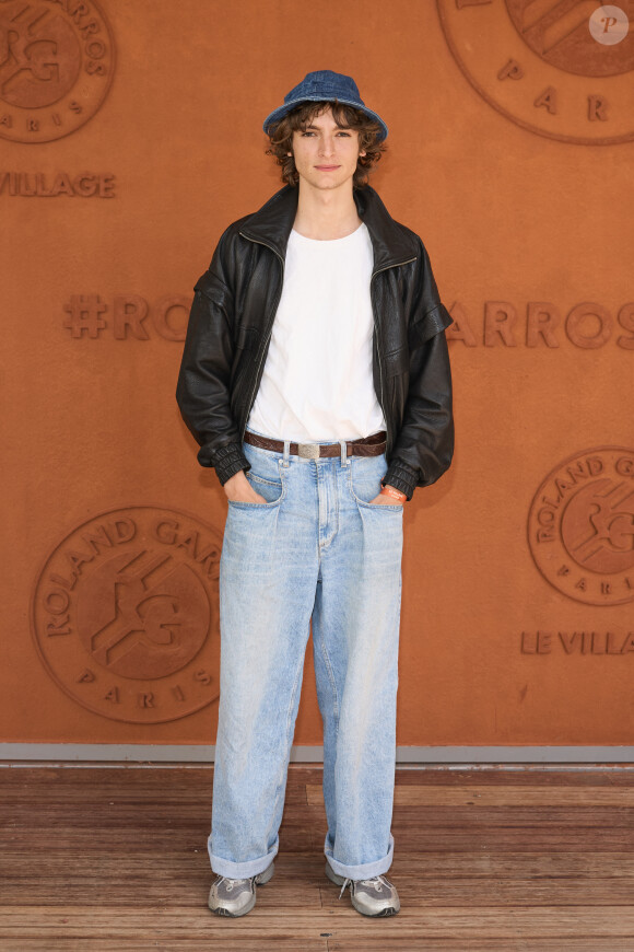 Schneider Vassili au village lors des Internationaux de France de tennis de Roland Garros 2024, à Paris, le 26 mai 2024. © Jacovides-Moreau/Bestimage