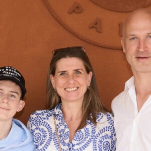 Thierry Omeyer avec sa femme LAurence et leurs enfants Lorsi et Manon au village lors des Internationaux de France de tennis de Roland Garros 2024, à Paris, France, le 26 mai 2024. © Jacovides-Moreau/Bestimage  People at the Village during the Roland Garros International Tennis Championships in Paris, France, on May 26th, 2024. 