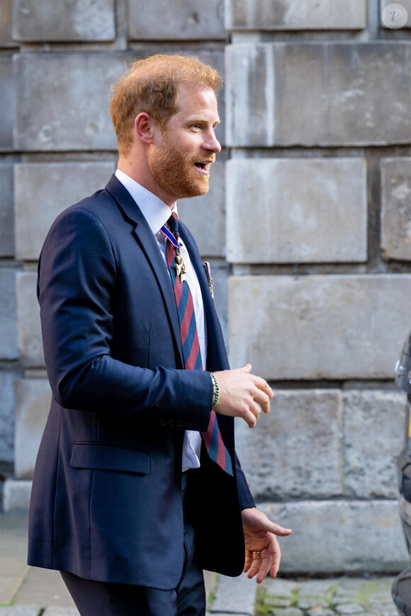 Le prince Harry, duc de Sussex arrive à la célébration du 10ème anniversaire des Invictus Games, en la cathédrale Saint-Paul à Londres, le 8 mai 2024. Venu sans sa femme et ses enfants, il ne rencontrera pas son père qui lutte actuellement contre un cancer. © MISC/Backgrid USA/Bestimage 