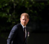 "Cela signifie qu'il aurait séjourné dans un endroit à la vue de tous, avec des points d'entrée et de sortie publics sans aucune protection policière", un scénario qu'il refuse
Le prince Harry, duc de Sussex arrive à la célébration du 10ème anniversaire des Invictus Games, en la cathédrale Saint-Paul à Londres, le 8 mai 2024. Venu sans sa femme et ses enfants, il ne rencontrera pas son père qui lutte actuellement contre un cancer. © Zahu/Backgrid UK/Bestimage 