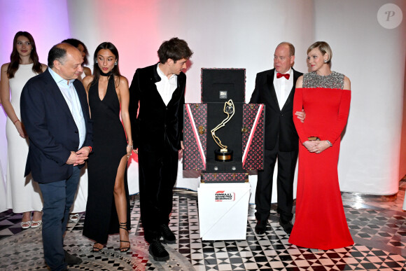 Frédéric Vasseur, Alexandra Saint Mleux, Charles Leclerc, le prince Albert II de Monaco et la princesse Charlène durant la soirée de gala du 81ème Grand Prix de Formule 1 de Monaco, salle des Etoiles du Sporting de Monaco, le 26 mai 2024. Cette soirée met à l'honneur le vainqueur du Grand Prix, le monégasque Charles Leclerc. © Bruno Bebert/Bestimage 