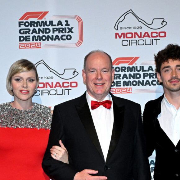 Frédéric Vasseur, la princesse Charlène, le prince Albert II de Monaco, Charles Leclerc et Alexandra Saint Mleux durant la soirée de gala du 81ème Grand Prix de Formule 1 de Monaco, salle des Etoiles du Sporting de Monaco, le 26 mai 2024. Cette soirée met à l'honneur le vainqueur du Grand Prix, le monégasque Charles Leclerc. © Bruno Bebert/Bestimage 