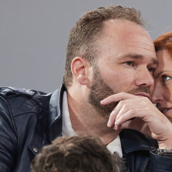 Natasha St-Pier et son compagnon Vincent Bidal dans les tribunes lors des Internationaux de France de tennis de Roland Garros 2024 à Paris, France, le 28 mai 2024. © Jacovides-Moreau/Bestimage 