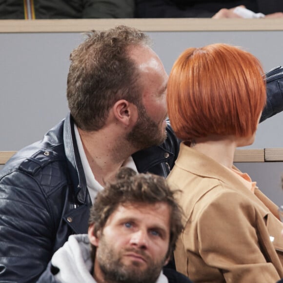 Natasha St-Pier et son compagnon Vincent Bidal dans les tribunes lors des Internationaux de France de tennis de Roland Garros 2024 à Paris, France, le 28 mai 2024. © Jacovides-Moreau/Bestimage 