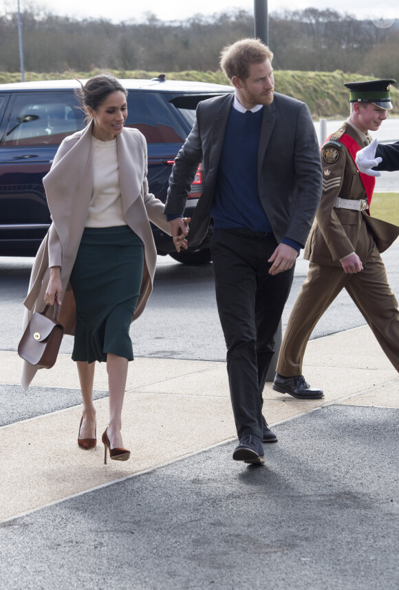 Le prince Harry et Meghan Markle visitent le centre Eikon à Belfast le 23 mars 2018. 