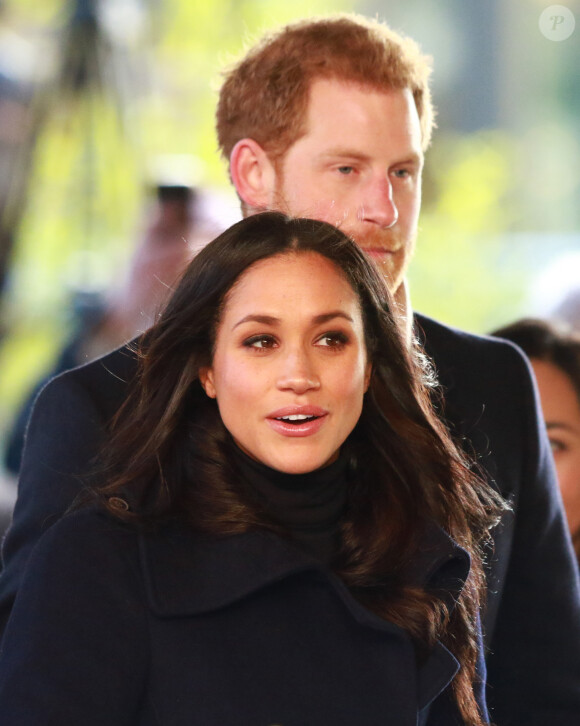 Et demandait à la presse britannique de les laisser tranquille.
Le prince Harry et sa fiancée Meghan Markle arrivent au "Nottingham Contemporary" pour la journée mondiale de la lutte contre le Sida à Nottingham à l'occasion de leur première visite officielle depuis leurs Fiançailles à Nottingham le 1er decembre 2017. 