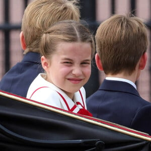 George, Charlotte et Louis devraient, quant à eux, être aux côtés de leurs grands-parents, le roi Charles III et Camilla.
La famille royale d'Angleterre lors du défilé "Trooping the Colour" à Londres. Le 17 juin 2023