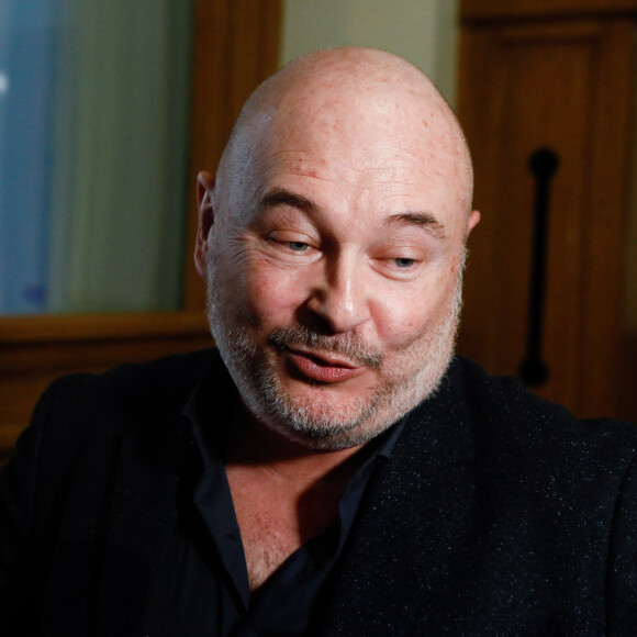 Sur 4 femmes.
Suspendu de l'antenne après une enquête pour viol, Sébastien Cauet réclame en justice son retour sur NRJ au tribunal de commerce de Paris, France, le 18 mars 2024. © Christiophe Clovis/Bestimage