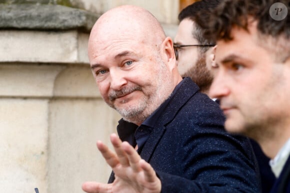Cauet a été mis en examen pour viols et agression sexuelle.
Suspendu de l'antenne après une enquête pour viol, Sébastien Cauet réclame en justice son retour sur NRJ au tribunal de commerce de Paris, France. © Christiophe Clovis/Bestimage