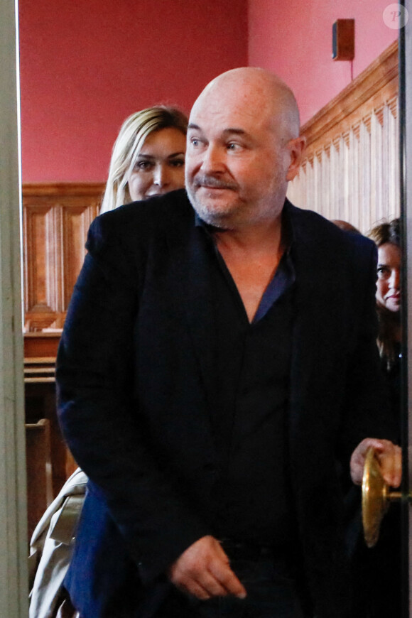 Ce mercredi, ses avocats viennent de démentir une information sur l'affaire.
Sébastien Cauet et sa compagne Nathalie Dartois - Suspendu de l'antenne après une enquête pour viol, Sébastien Cauet réclame en justice son retour sur NRJ au tribunal de commerce de Paris, France, le 18 mars 2024. © Christiophe Clovis/Bestimage