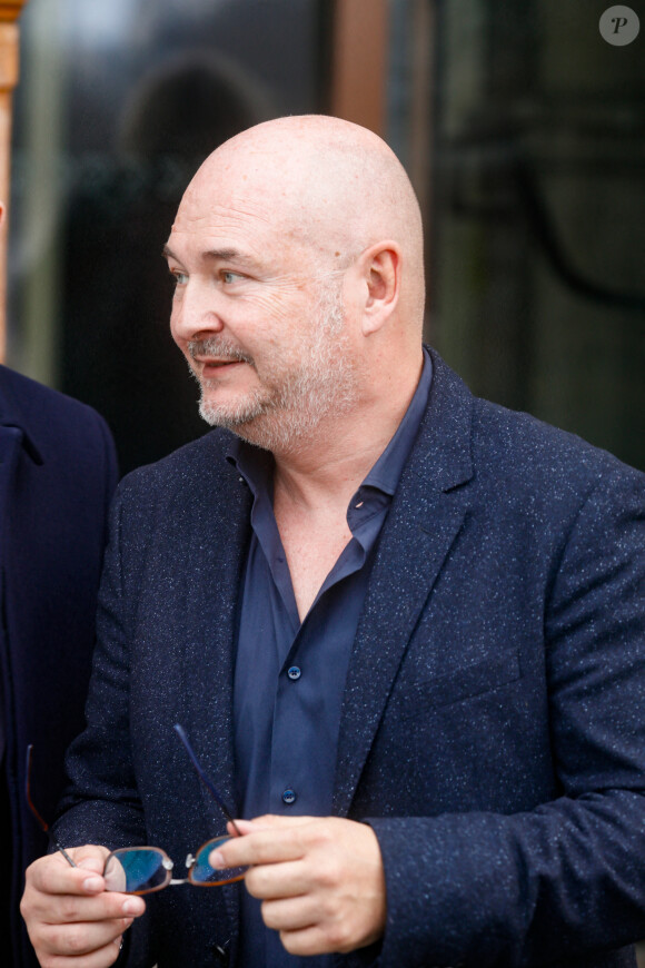 Suspendu de l'antenne après une enquête pour viol, Sébastien Cauet réclame en justice son retour sur NRJ au tribunal de commerce de Paris, France, le 18 mars 2024. © Christiophe Clovis/Bestimage