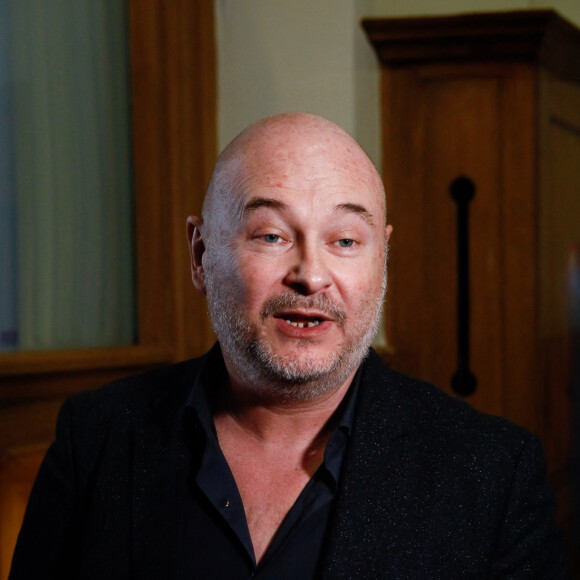 Suspendu de l'antenne après une enquête pour viol, Sébastien Cauet réclame en justice son retour sur NRJ au tribunal de commerce de Paris, France, le 18 mars 2024. . © Christiophe Clovis/Bestimage
