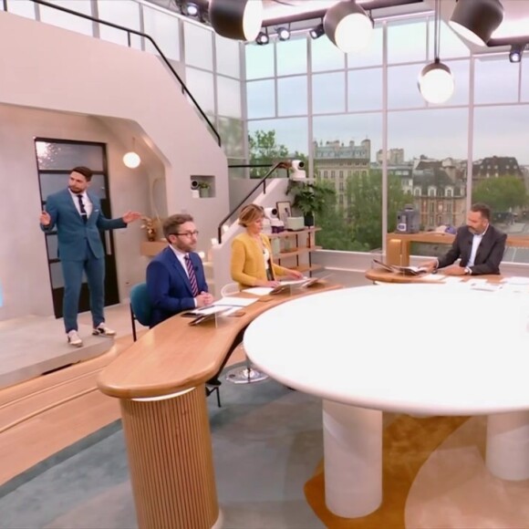Afin de redynamiser sa matinale, TF1 a remanié l'équipe de "Bonjour !"
L'équipe de "Bonjour !"