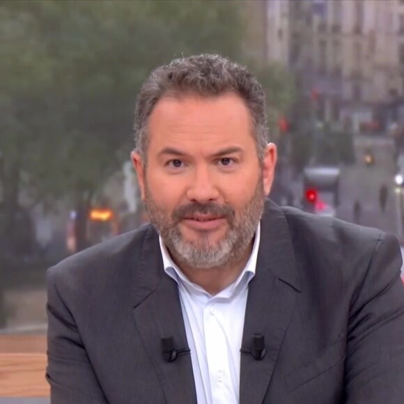 De gros changements ont commencé à se dessiner
Bruce Toussaint sur le plateau de "Bonjour !"