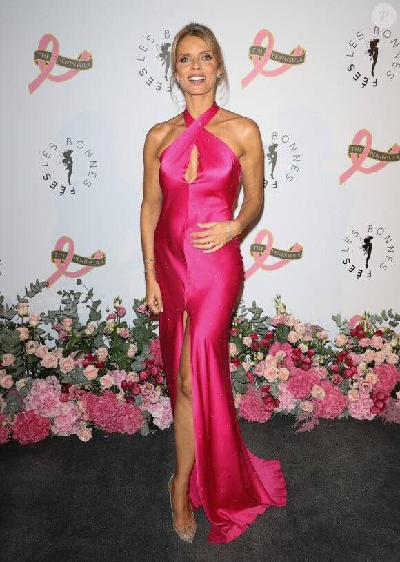 Sylvie Tellier (Miss France 2002) - Photocall du 4ème gala de charité de l'association "Les Bonnes Fées" à l'occasion de la campagne mondiale "Octobre Rose" à l'hôtel Peninsula, Paris le 5 octobre 2023. © Coadic Guirec/Bestimage