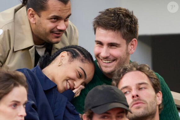 Candice, Julien (candidats Star Academy 2024) - Célébrités dans les tribunes des Internationaux de France de tennis de Roland Garros 2024 à Paris le 27 mai 2024. © Moreau-Jacovides/Bestimage 