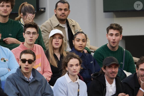 Axel, Héléna, Candice, Julien (candidats Star Academy 2024) - Célébrités dans les tribunes des Internationaux de France de tennis de Roland Garros 2024 à Paris le 27 mai 2024. © Moreau-Jacovides/Bestimage 