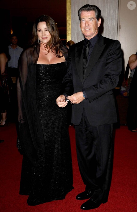 Pierce Brosnan et son épouse Keeley Shaye Smith, à l'occasion de la 24e cérémonie des Genesis Awards, qui s'est tenue au Beverly Hilton Hotel de Los Angeles, le 20 mars 2010.