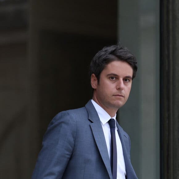 Le premier ministre, Gabriel Attal à la sortie du conseil des ministres, au palais présidentiel de l'Elysée à Paris, France, le 31 mai 2024. © Stéphane Lemouton/Bestimage 