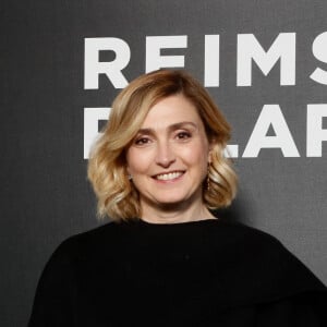 Julie Gayet - Leçon d'actrice par Julie Gayet lors de la 4e édition du Festival Reims Polar au cinéma Opéraims à Reims, France. Le 10 avril 2024. © Christophe Clovis / Bestimage 