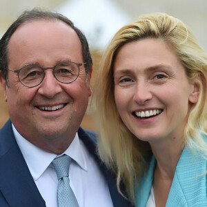 Francois Hollande et Julie Gayet lors du festival Soeurs Jumelles, Rencontre de la musique et de l'image à Rochefort. © Franck Castel / Bestimage