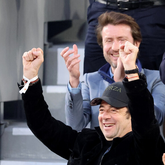 Patrick Bruel dans les tribunes des Internationaux de France de tennis de Roland Garros 2024 à Paris, France, le 2 juin 2024. © Jacovides-Moreau/Bestimage