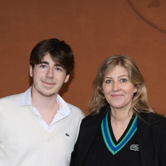 Amanda Sthers et son fils Oscar Bruel au village (night session) lors des Internationaux de France de tennis de Roland Garros 2024, à Paris, France, le 31 mai 2024. © Jacovides-Moreau/Bestimage  Celebs at the Village (night session) during the 2024 French Open at Roland Garros in Paris, France, on May 31, 2024.