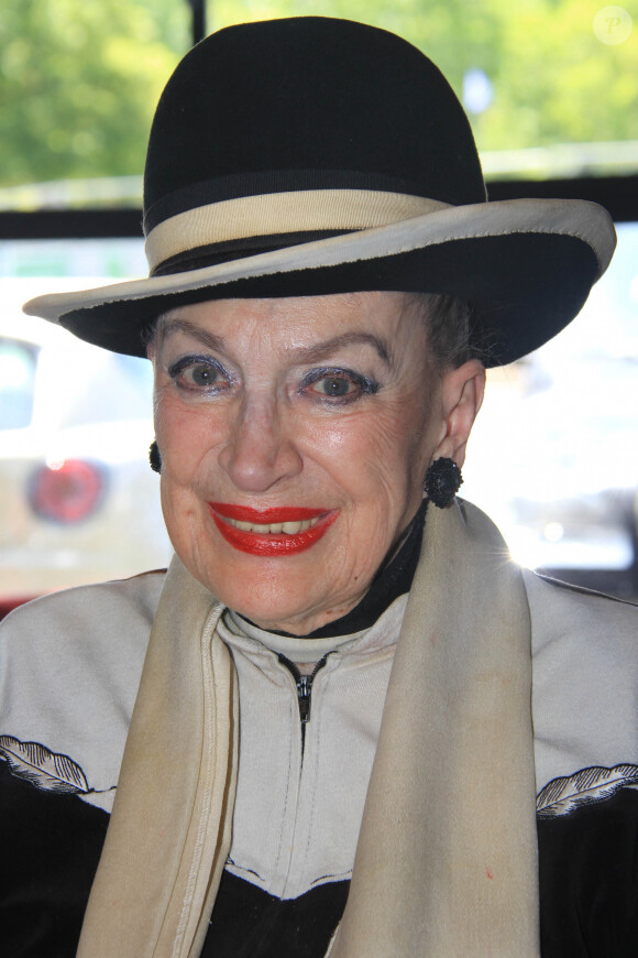 Exclusif - Geneviève de Fontenay - Déjeuner à la brasserie Les Fontaines à Paris. Le 9 juillet 2020 © Baldini / Bestimage 