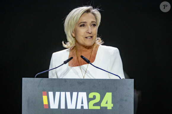 Marine Le Pen, leader du Rassemblement national, s'exprime lors de la convention politique "Europa Viva 24" organisée par le parti d'extrême droite espagnol VOX le 19 mai 2024 à Madrid.