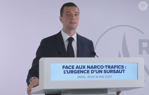 Jordan Bardella, président du Rassemblement national, lors de la conférence de presse ayant pour thème, Face aux narco-trafics l'urgence d'un sursaut à Paris, le 16 mai 2024. © Jonathan Rebboah / Panoramic / Bestimage 