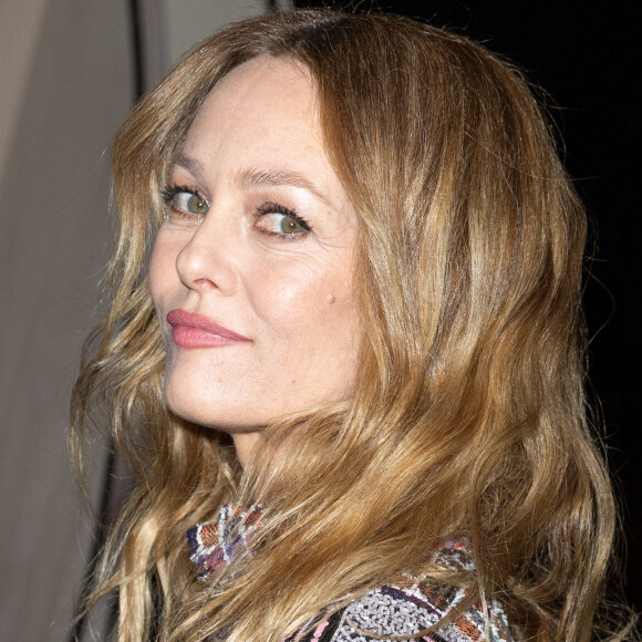 Vanessa Paradis obligée de mentir pour sa première télé
 
Vanessa Paradis - Front Row au deuxième défilé de mode Haute-Couture Chanel au Grand Palais Éphémère lors de la Fashion Week Printemps-été de Paris, France. © Olivier Borde/Bestimage