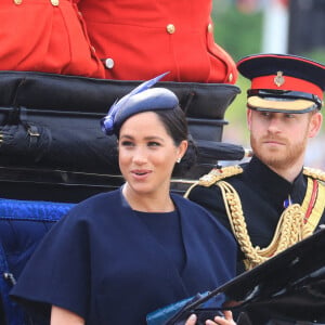 Le duc et la duchesse de Sussex et la duchesse de Cambridge se dirigent le long du Mall vers Horse Guards Parade, à Londres, avant la cérémonie de la montée des couleurs, alors que la reine célèbre son anniversaire officiel. Londres, Royaume-Uni, le samedi 8 juin 2019. Photo par Gareth Fuller/PA Wire /ABACAPRESS.COM