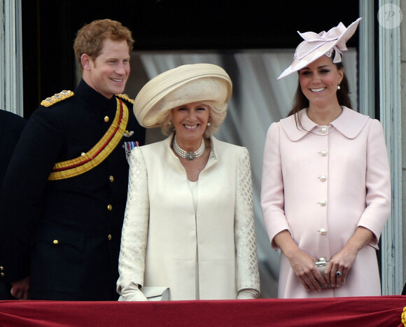 La famille royale participe à la tradition annuelle du Trooping the Colour, également connu sous le nom de "The Queen's Birthday Parade", à Londres, au Royaume-Uni, le 15 juin 2013. La reine a été rejointe par d'autres membres de la famille royale, dont Kate Middleton, très enceinte. Photo par Andrew Parsons/i-Images/PCN/ABACAPRESS.COM