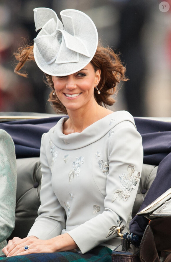 La duchesse de Cambridge retourne au palais de Buckingham en calèche lors de la parade annuelle Trooping the Colour, dans le centre de Londres, au Royaume-Uni, le 16 juin 2012. Photo par PA Wire/ABACAPRESS.COM
