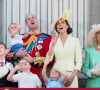 Pour la première fois, cette année, la présence de Kate à Trooping the Colour est remise en cause...Le prince William, duc de Cambridge, et Catherine (Kate) Middleton, duchesse de Cambridge, le prince George de Cambridge, la princesse Charlotte de Cambridge, le prince Louis de Cambridge, Camilla Parker Bowles, duchesse de Cornouailles, le prince Charles, prince de Galles, la reine Elisabeth II d'Angleterre, le prince Andrew, duc d'York, le prince Harry, duc de Sussex, et Meghan Markle, duchesse de Sussex, la princesse Beatrice d'York, la princesse Eugenie d'York, la princesse Anne - La famille royale au balcon du palais de Buckingham lors de la parade Trooping the Colour célébrant le 93ème anniversaire de la reine Elisabeth II, Londres.