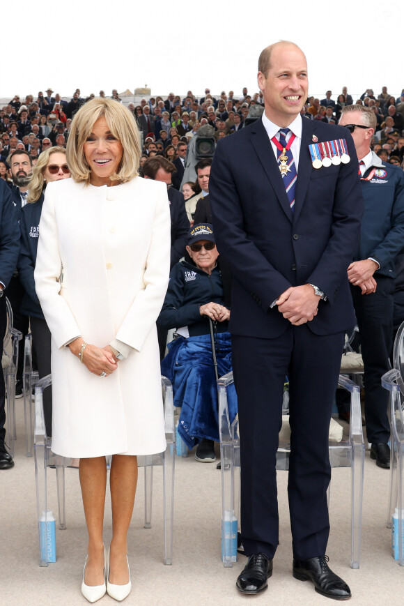 Brigitte Macron et le prince William, prince de Galles lors de la cérémonie internationale d'Omaha Beach dans le cadre de la commémoration du 80ème anniversaire du débarquement en Normandie (D-Day) le 6 juin 2024. © Stéphane Lemouton / Bestimage 