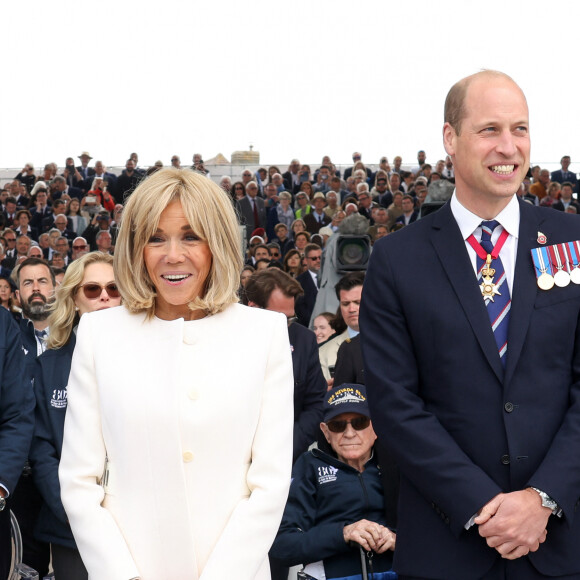 Brigitte Macron et le prince William, prince de Galles lors de la cérémonie internationale d'Omaha Beach dans le cadre de la commémoration du 80ème anniversaire du débarquement en Normandie (D-Day) le 6 juin 2024. © Stéphane Lemouton / Bestimage 