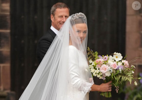 Rupert Henson et sa fille Olivia Henson - Mariage du duc de Westminster, Hugh Grosvenor, et Olivia Henson en la cathédrale de Chester. Le 7 juin © Julien Burton / Bestimage 