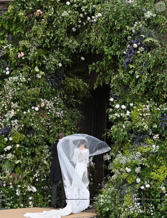 Olivia Henson - Mariage du duc de Westminster, Hugh Grosvenor, et Olivia Henson en la cathédrale de Chester. Le 7 juin © Justin Goff / Bestimage 