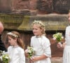 Mais justement, parmi les enfants présents lors de la cérémonie, point de George à l'horizon. En qualité de filleul du marié, voilà qui a de quoi étonner !
Mariage du duc de Westminster, Hugh Grosvenor, et Olivia Henson en la cathédrale de Chester. Le 7 juin