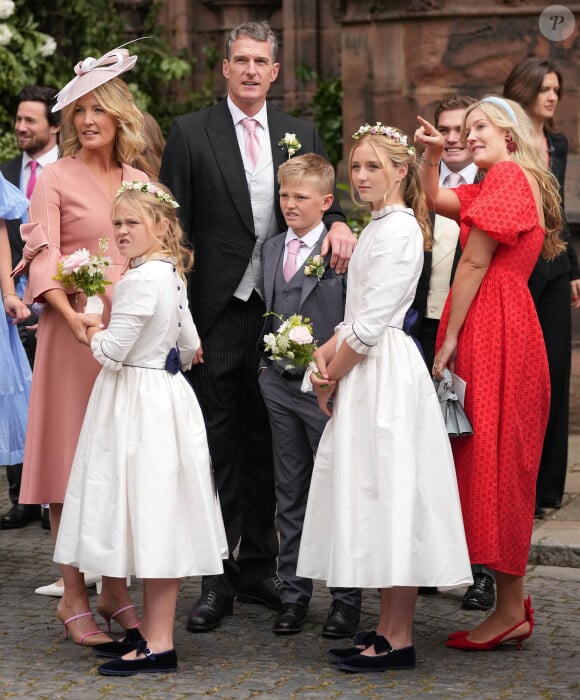 Lady Edwina Grosvenor, Dan Snow et Lady Viola Grosvenor - Mariage du duc de Westminster, Hugh Grosvenor, et Olivia Henson en la cathédrale de Chester, Royaume Uni, le 7 juin 2024. © Julien Burton/Bestimage