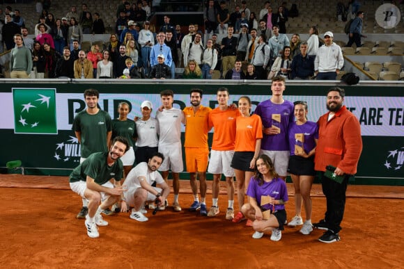 Devant plus de 8000 spectateurs ils ont proposé un show inédit dans l'enceinte de Roland-Garros : la WildCard Battle ! Le concept ? 
Soirée We Are Tennis by BNP Paribas et Domingo